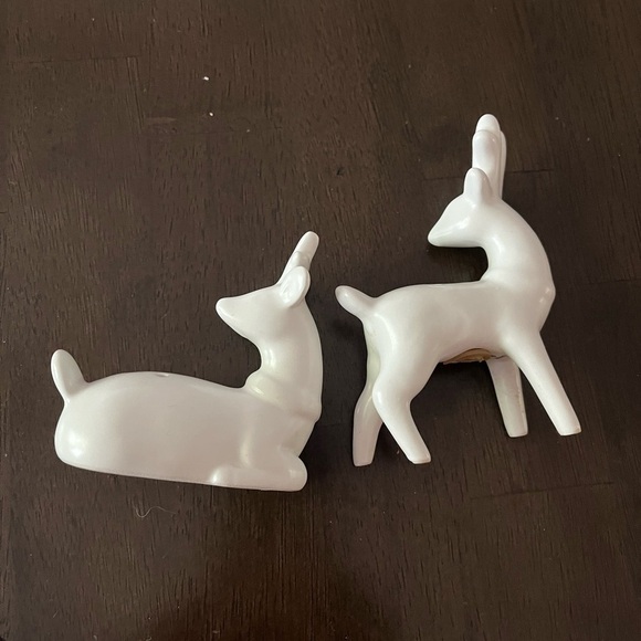 🎄Salt & Pepper Deer with Scarfs ShakerSet White Ceramic reindeer Winter - Picture 3 of 12